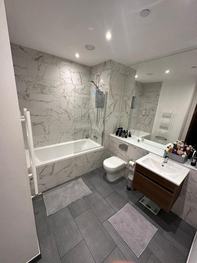 Luxury 1 Bedroom Apartment Media City Manchester Bagian luar foto